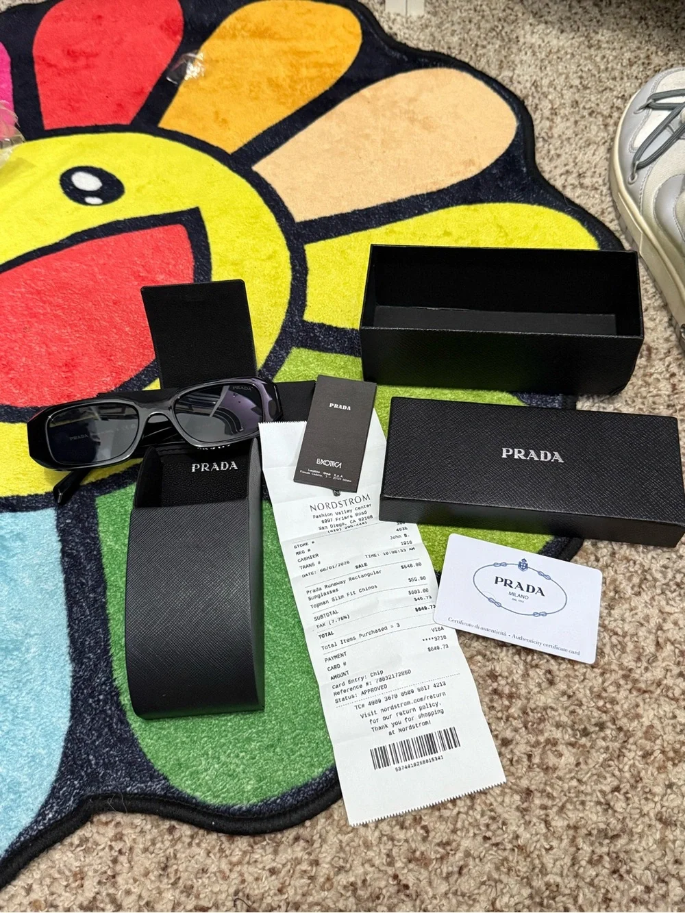 black sunglass
